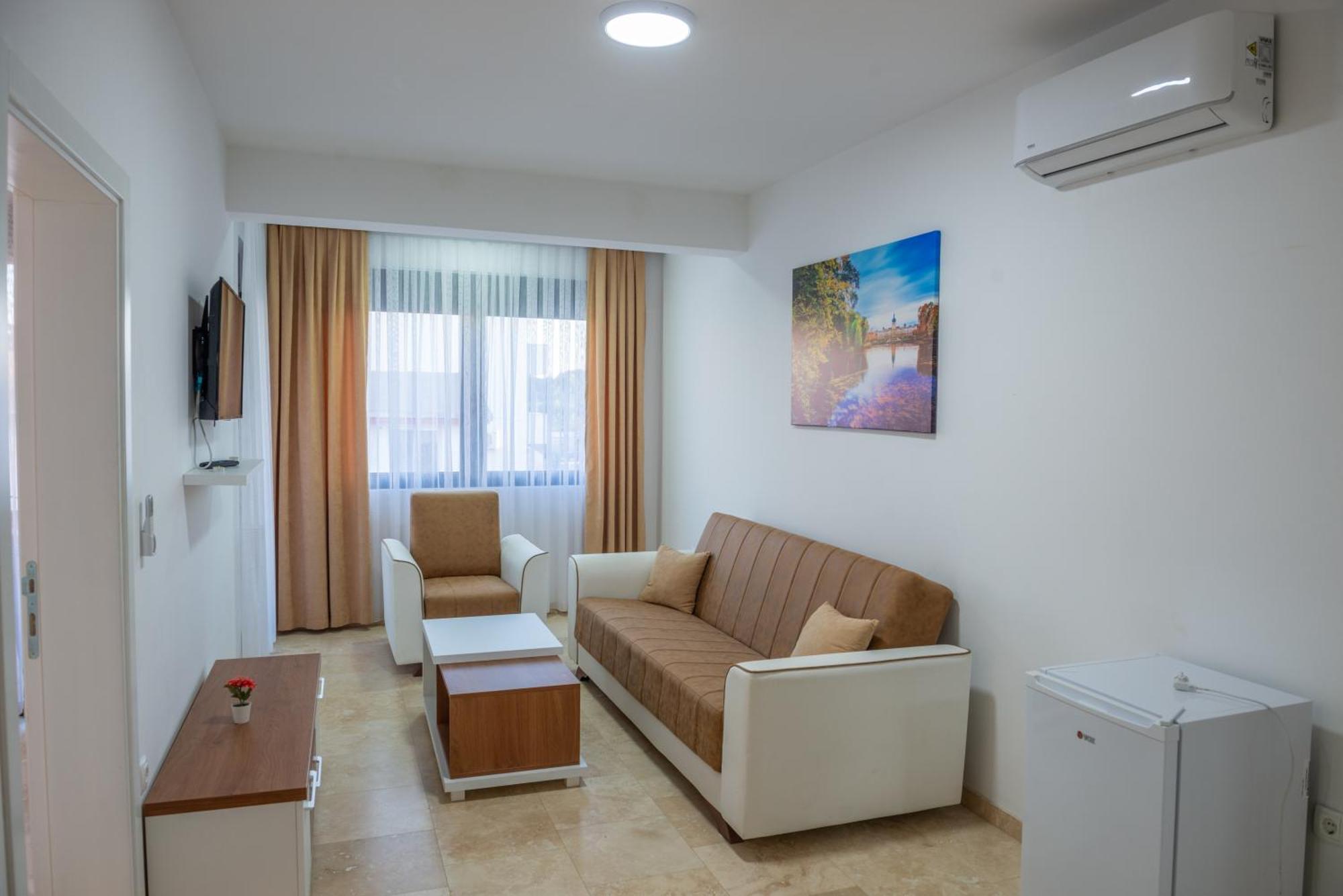 Premium Berlin With Pool Bed & Breakfast Улцин Екстериор снимка