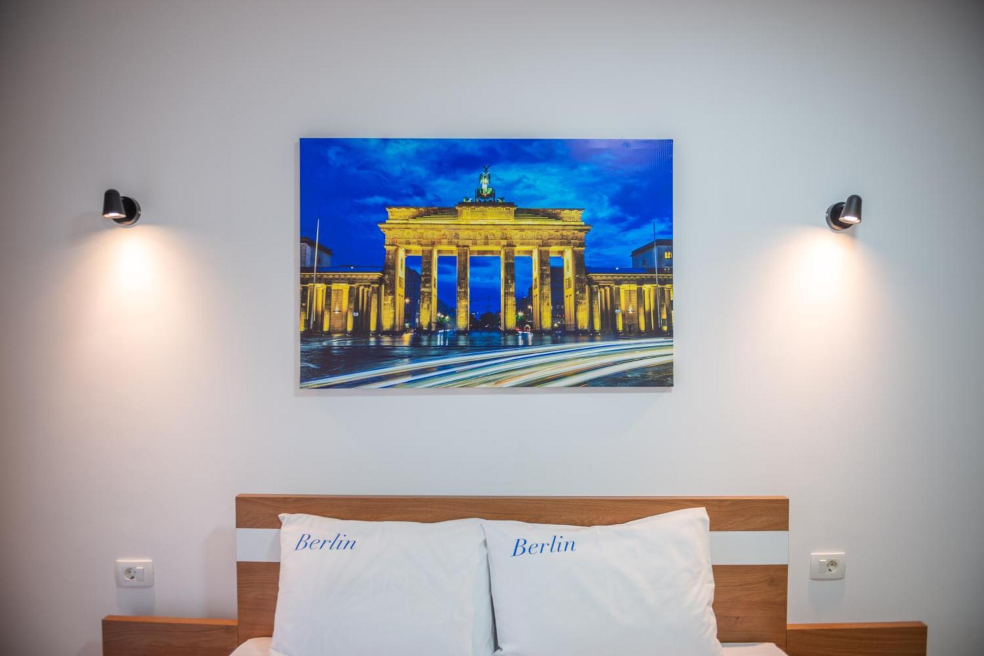 Premium Berlin With Pool Bed & Breakfast Улцин Екстериор снимка