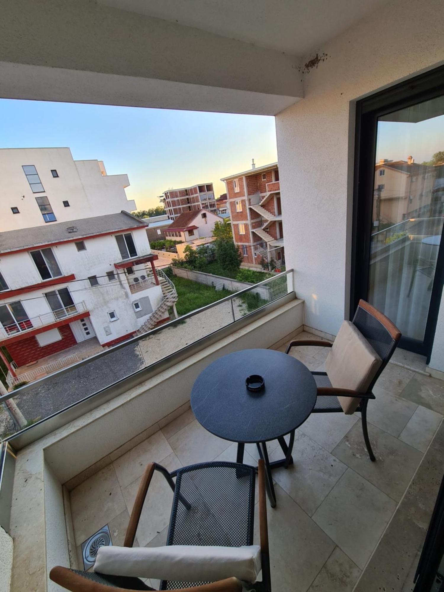 Premium Berlin With Pool Bed & Breakfast Улцин Екстериор снимка