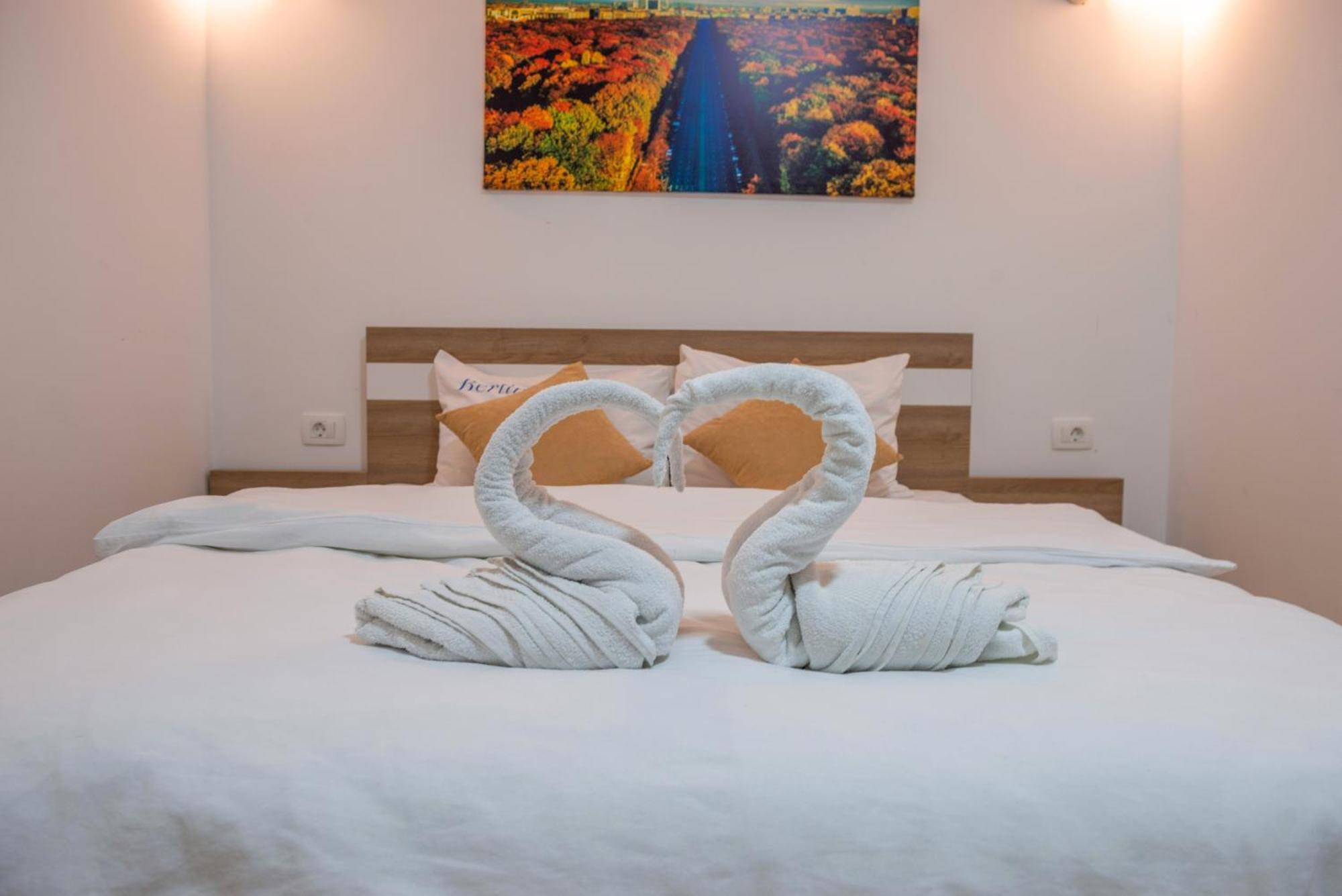 Premium Berlin With Pool Bed & Breakfast Улцин Стая снимка